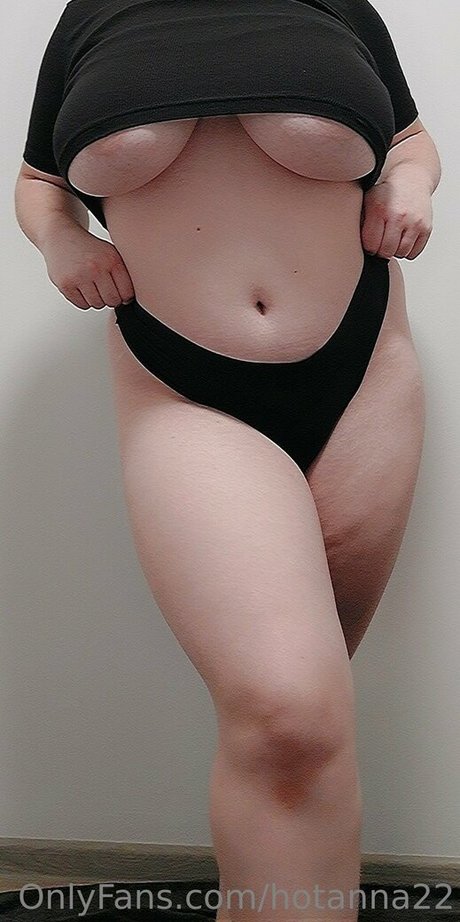 hotanna22 star naked picture