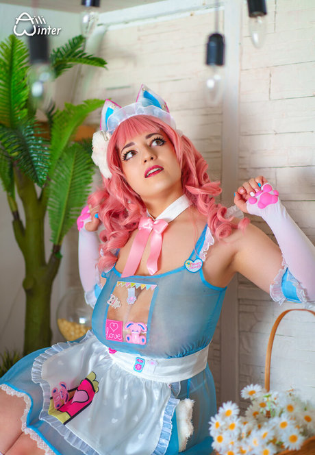 Aili Winter beautiful star photos