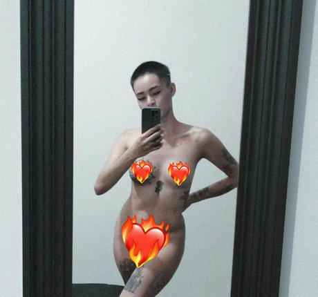 loveaxlgnr perfect model picture