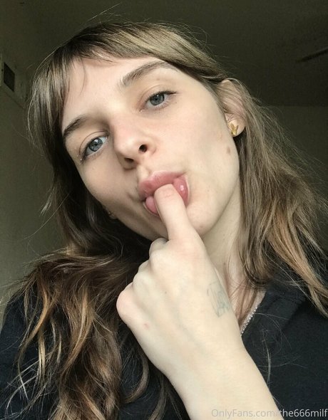 parisbush erotic star pictures