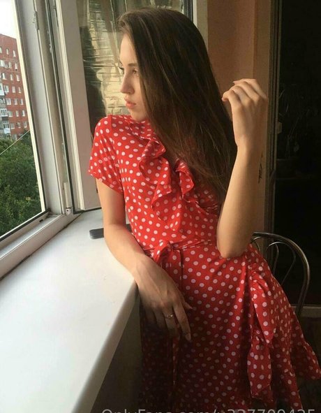 your lavinia nude model pic