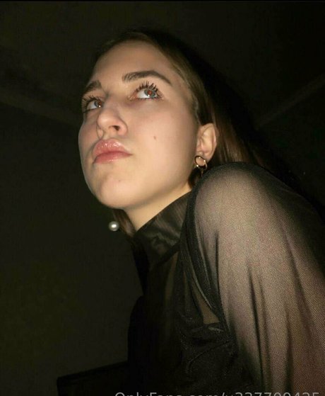 your lavinia model exclusive pics