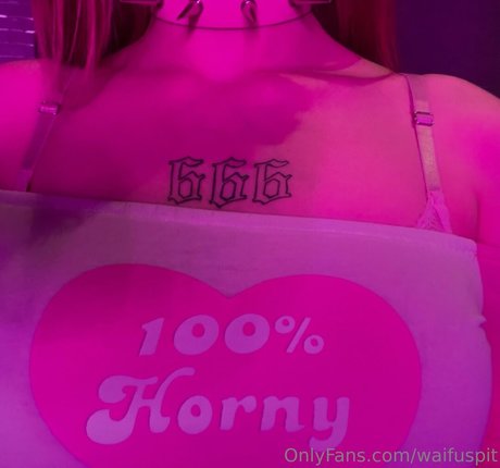 strawberrywolfgirl Profile pic