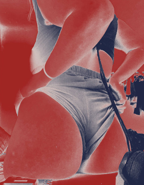 trippylittlehippi top actress pictures