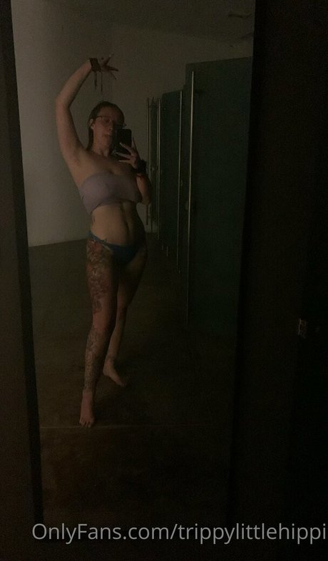 trippylittlehippi pornstar nude photo
