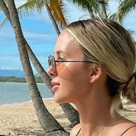 Emily Venz star top galleries