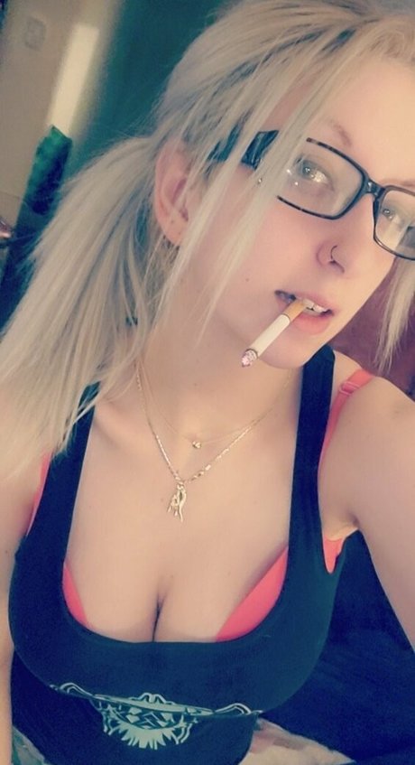 sofieyoungxxx pornographic model pics