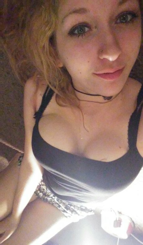 sofieyoungxxx model erotic gallery