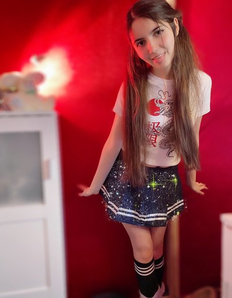 ThePianoDragon_ sex model picture