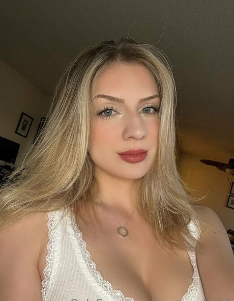 kenziecutie18 perfect pornstar pictures