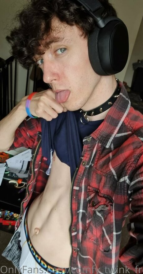 comfy twink free model art img