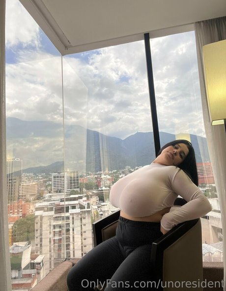 unoresident star xxx img