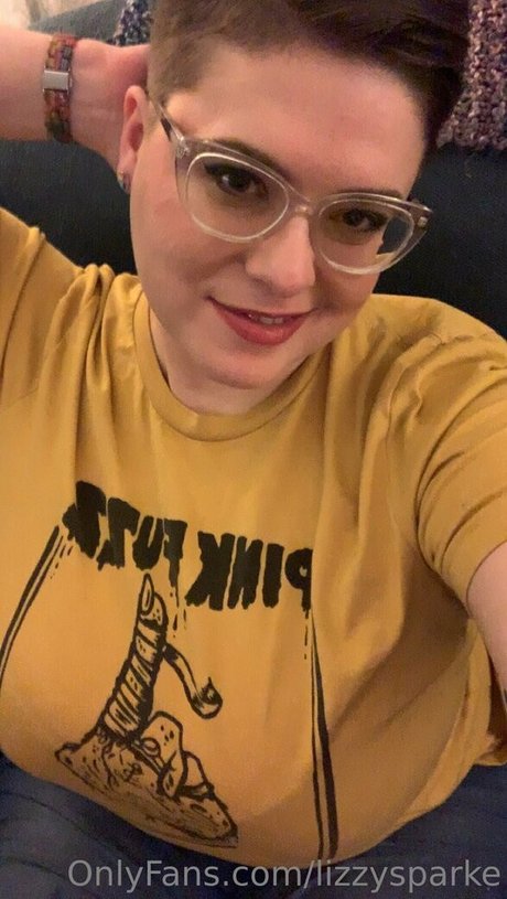 lizzysparke model nude photo