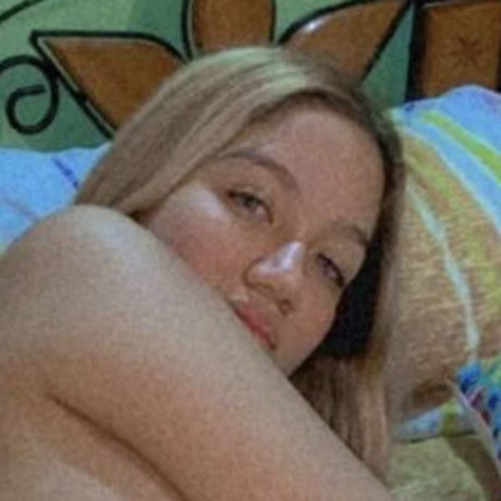 Yairuby Fernandez star erotic images