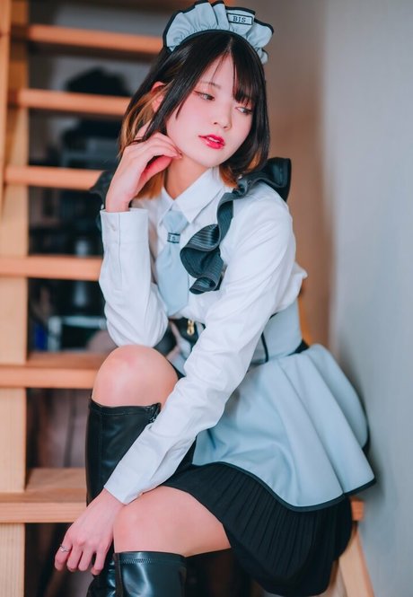 rirerere00 model art gallery