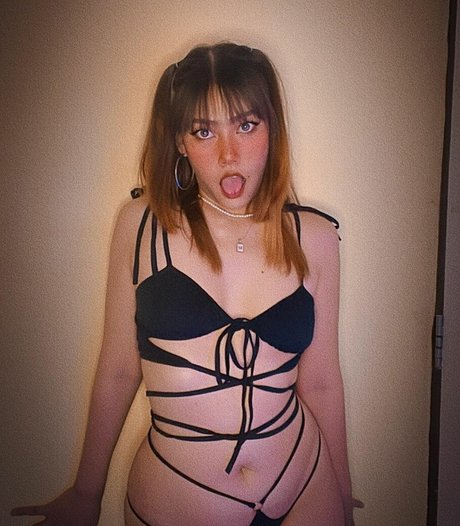 Moji3693 exclusive model galleries