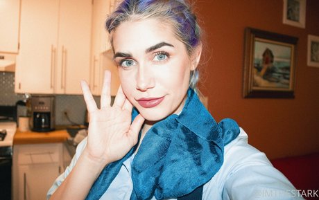 imthestarkfree model img