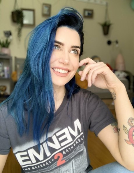 imthestarkfree art model pics