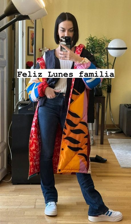 Maria Valero pretty model photo