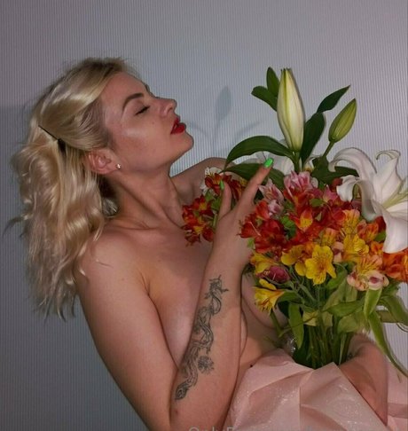 dragonb0rn star sexy picture