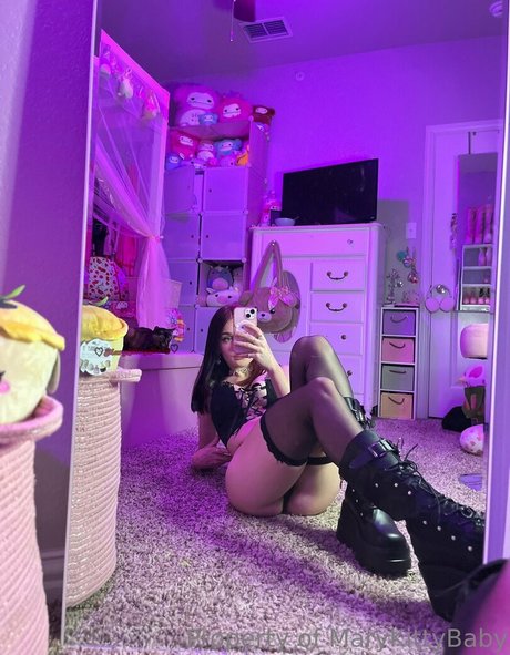 arturmary model pornographic pic