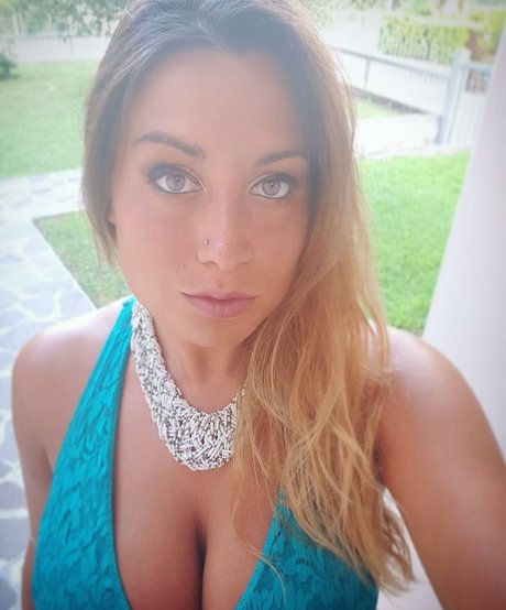 curvygirl89 porn star galleries