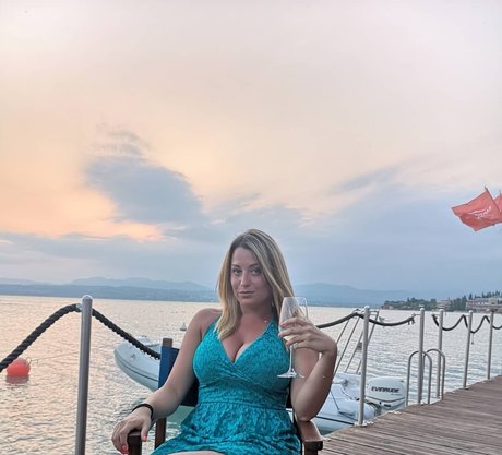 curvygirl89 star exclusive image