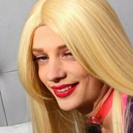 haileydoll nice actress pictures