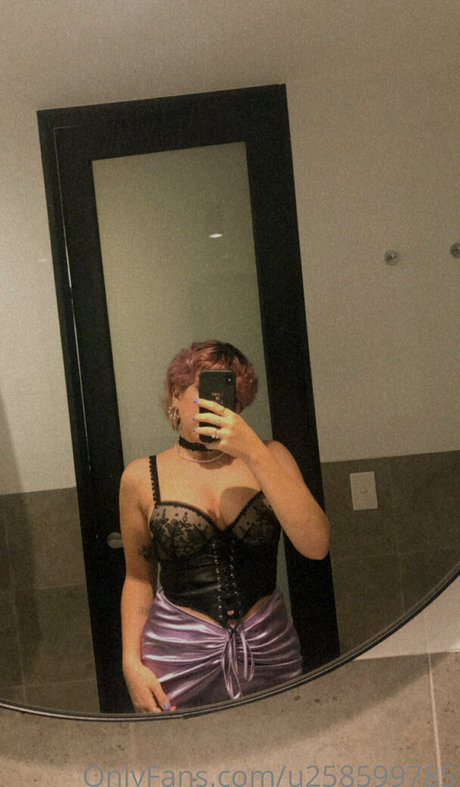 azramedea sexy actress photos