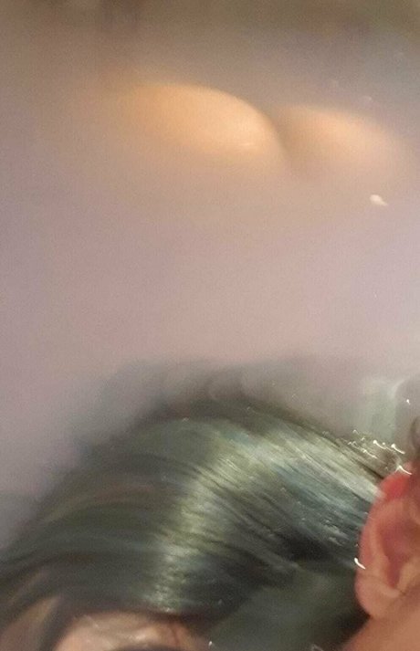 Lunaticalwitch high quality model image