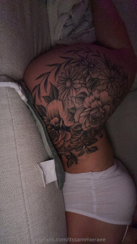 Itssammieraee sex model archive