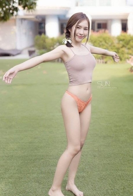 noo sunnly pornstar high quality pics