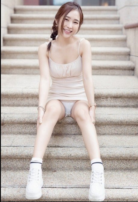 noo sunnly model best photo