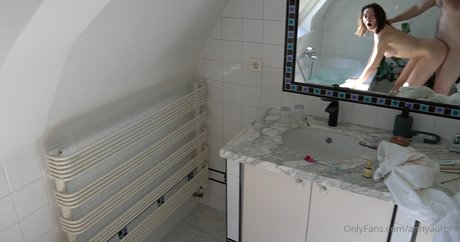 Anny Aurora model art img