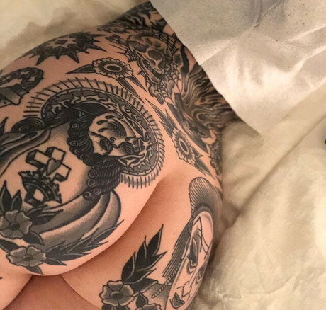 Gia String exclusive actress gallery