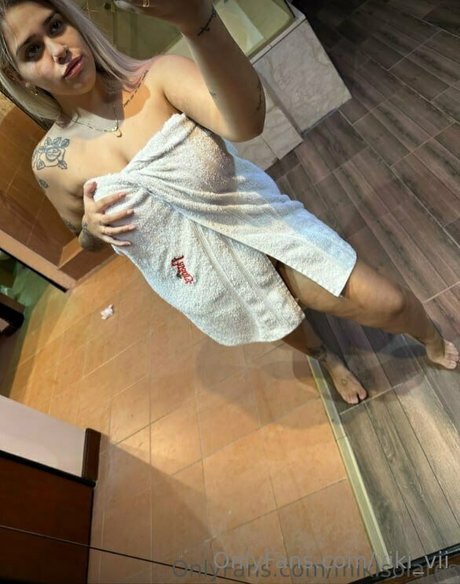 viki vii hot model pic