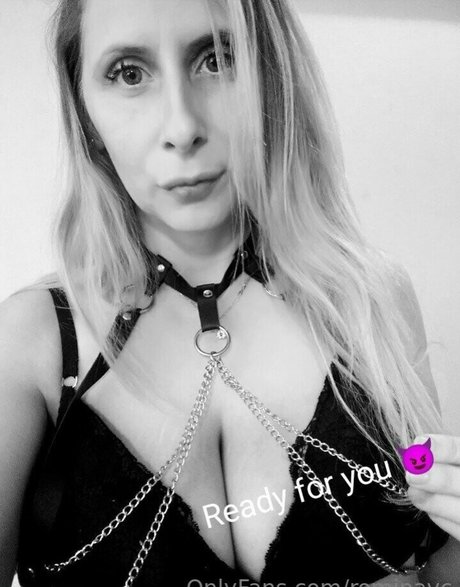 Rominavc model porn image