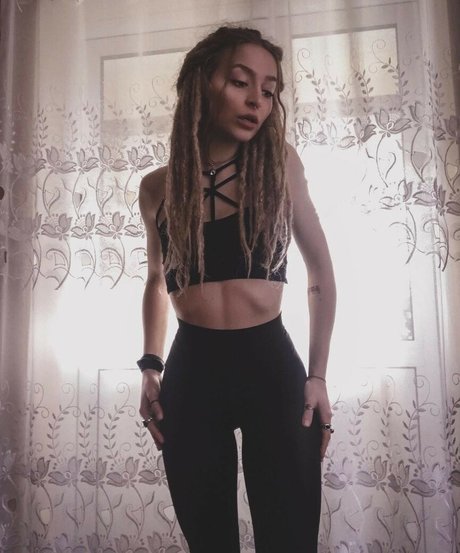 Dahlia Rex model perfect pic