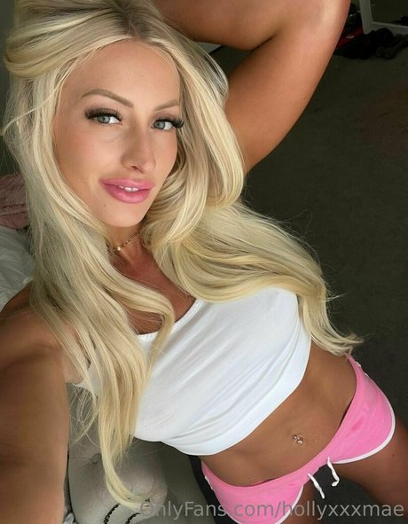 hollyxxxmae naked model photo