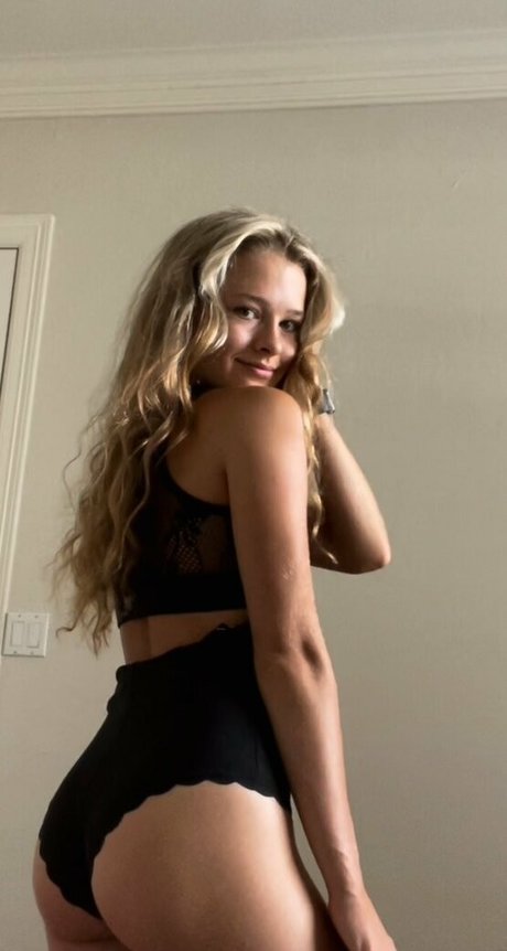 flowwithsky naked pornstar pic