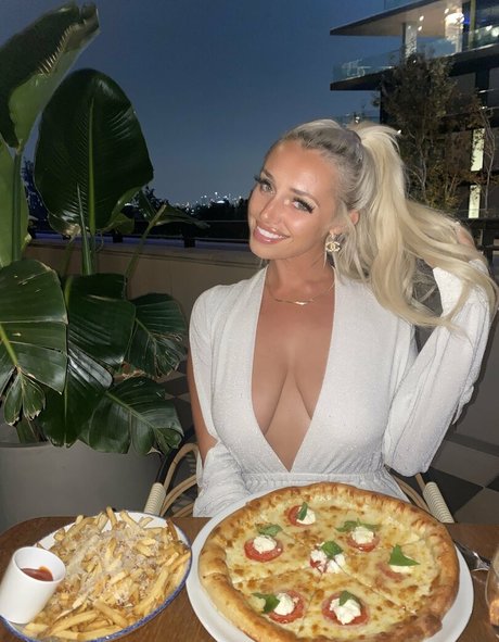 itshollyday star adult images