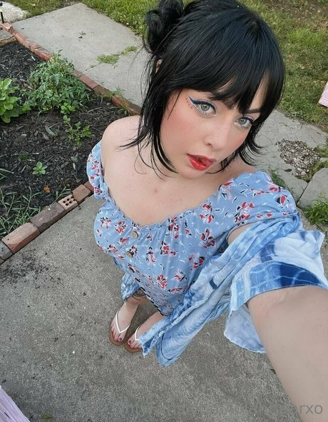 lolahbearxo model perfect picture