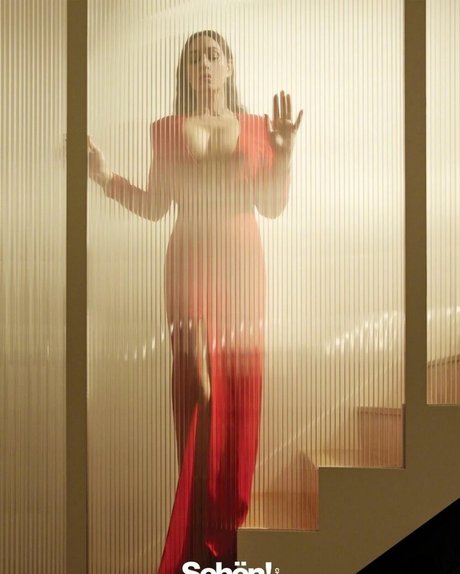 Monica Bellucci hot actress pic