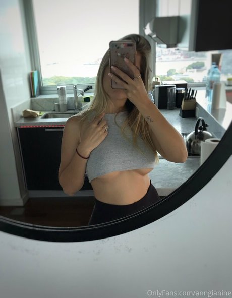 anngianine star nice photo