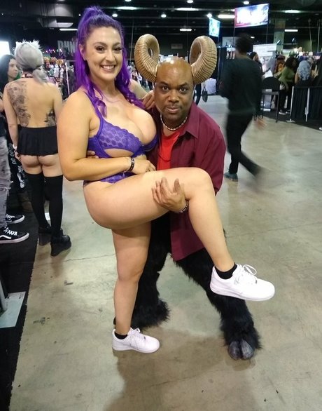 Lily Rader model perfect images