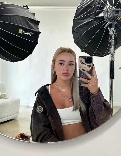 Viperous nudes pornstar photos