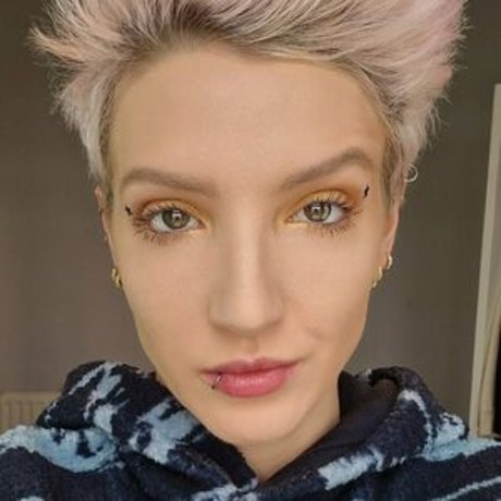 who on earth is anna star nice img