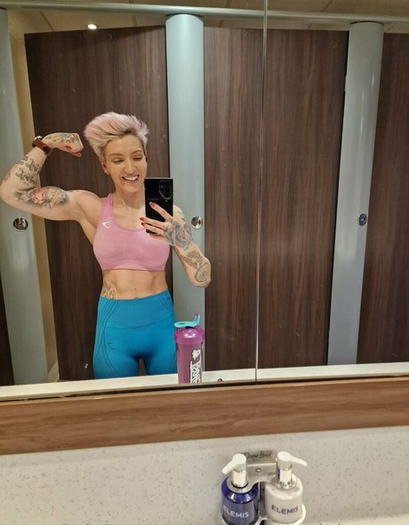 who on earth is anna hot star img