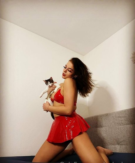 BrunetteBarbie pornstar pretty picture