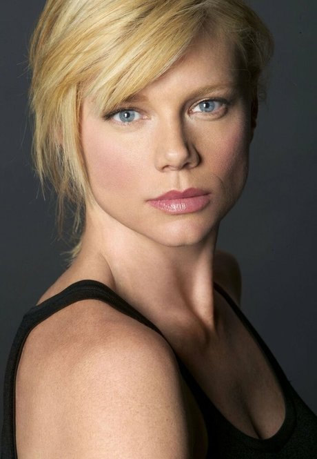 Peta Wilson actress photos